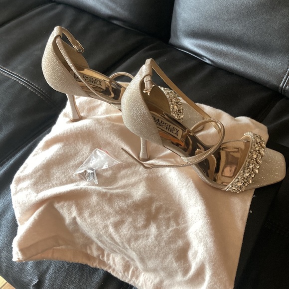 Badgley mischka evening heels - Picture 6 of 8